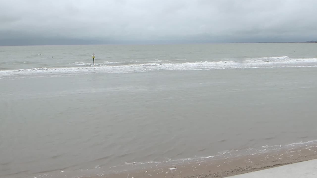 La tormenta tropical Alberto, que se formó en el Golfo de México, ha afectado principalmente a Corpus Christi con fuertes vientos y lluvias constantes, por lo que han cerrado el paso a las playas.