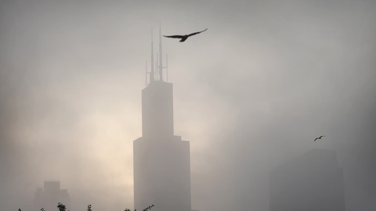 Jueves ventoso y templado. Tras lluvia aislada al amanecer en sectores del sur, el sol reaparece