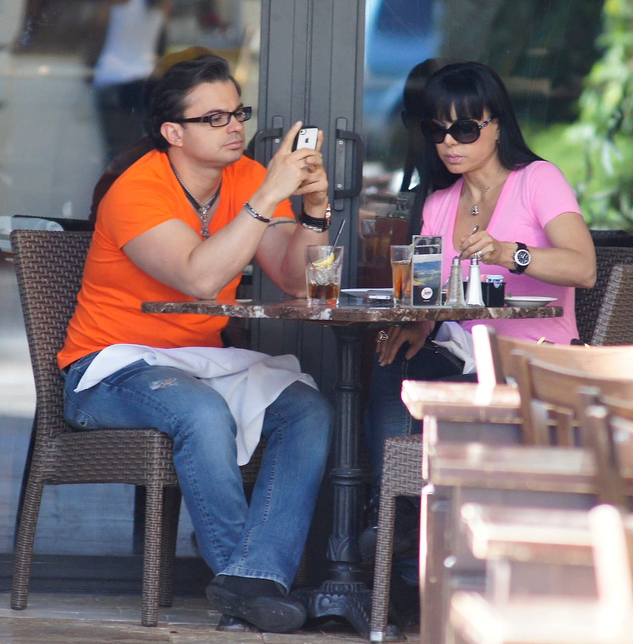 Él nació en 1970 y ella es del 1959, se llevan 11 años de diferencia.