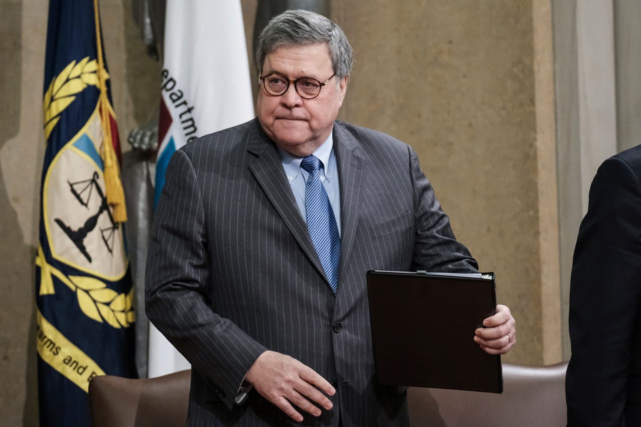 Fiscal Willliam Barr niega que piense renunciar a su cargo por tuits de Trump