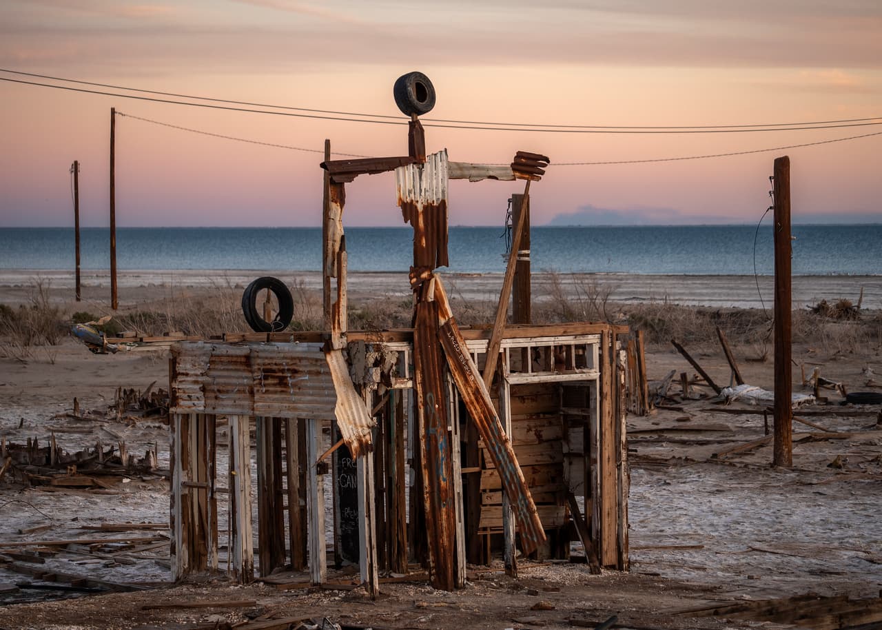 <b>El condado Imperial, </b>ubicado al sur del estado comprende las ciudades de Calexico, Calipatria y El Centro
<b>,</b> entre otras. Ocupa el primer lugar en la lista de los condados con mayor cantidad de desempleados, puesto que del total de la fuerza laboral, 
<b>un 20.7% se encuentra desempleado. Es decir, 15 mil 100 personas.</b>