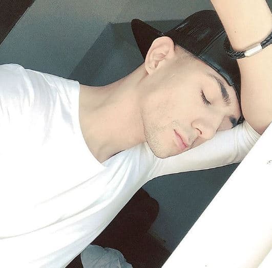 “Dime Qué Te Pasó” fue el primer tema que se puso a la venta en iTunes.