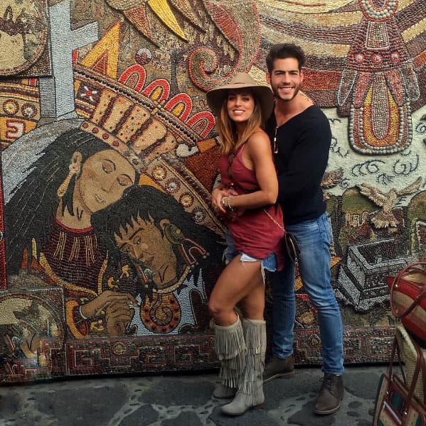 Uno de los pasatiempos de Sara y Alexis es viajar, siempre comparten sus aventuras en las redes sociales.