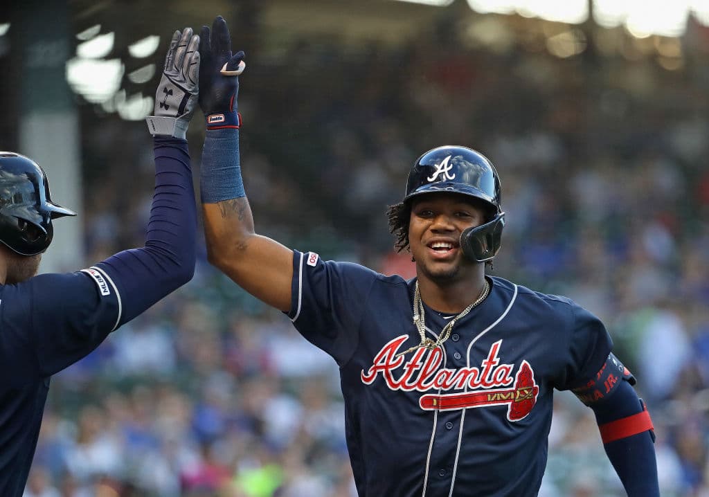 En la Liga Nacional. 
<b>Ronald Acuña Jr.</b> de los 
<b>Atlanta Braves</b> es elegido al Juego de Estrellas por segunda vez y obtiene su primera titularidad como jardinero.