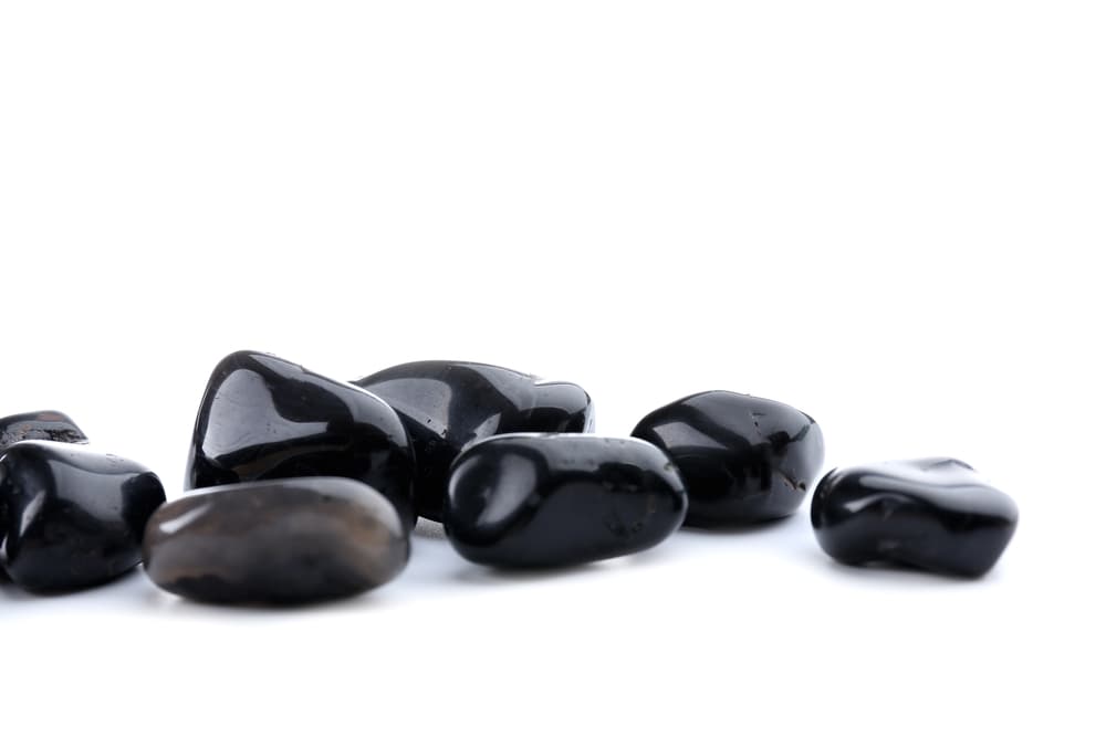 Es bueno usar un ónix una vez a la semana para limpiar nuestra aura y también se recomienda cuando sepamos que vamos a encontrarnos con personas o situaciones negativas; también cuando visitemos hospitales o funerarias, donde la energía es pesada y el ambiente es de pesar y tristeza.