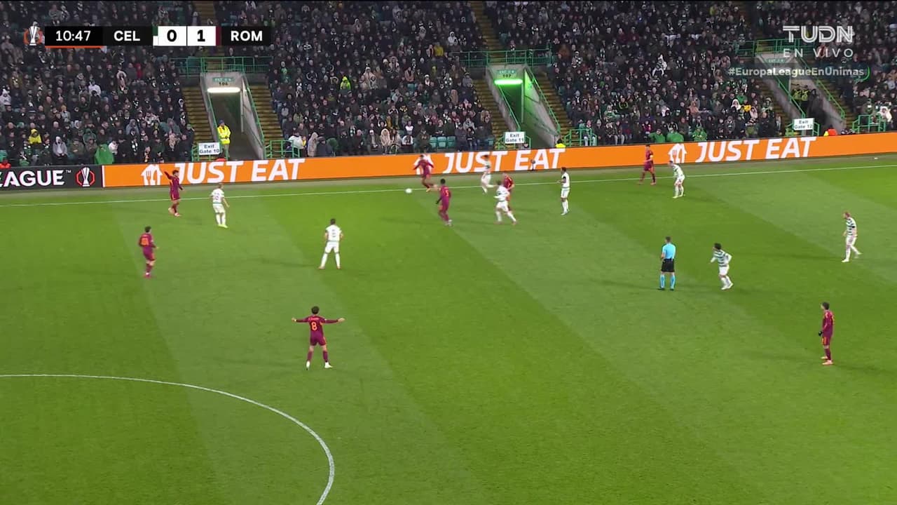 ¡TIRO ATAJADO! disparo por Matías Soulé.