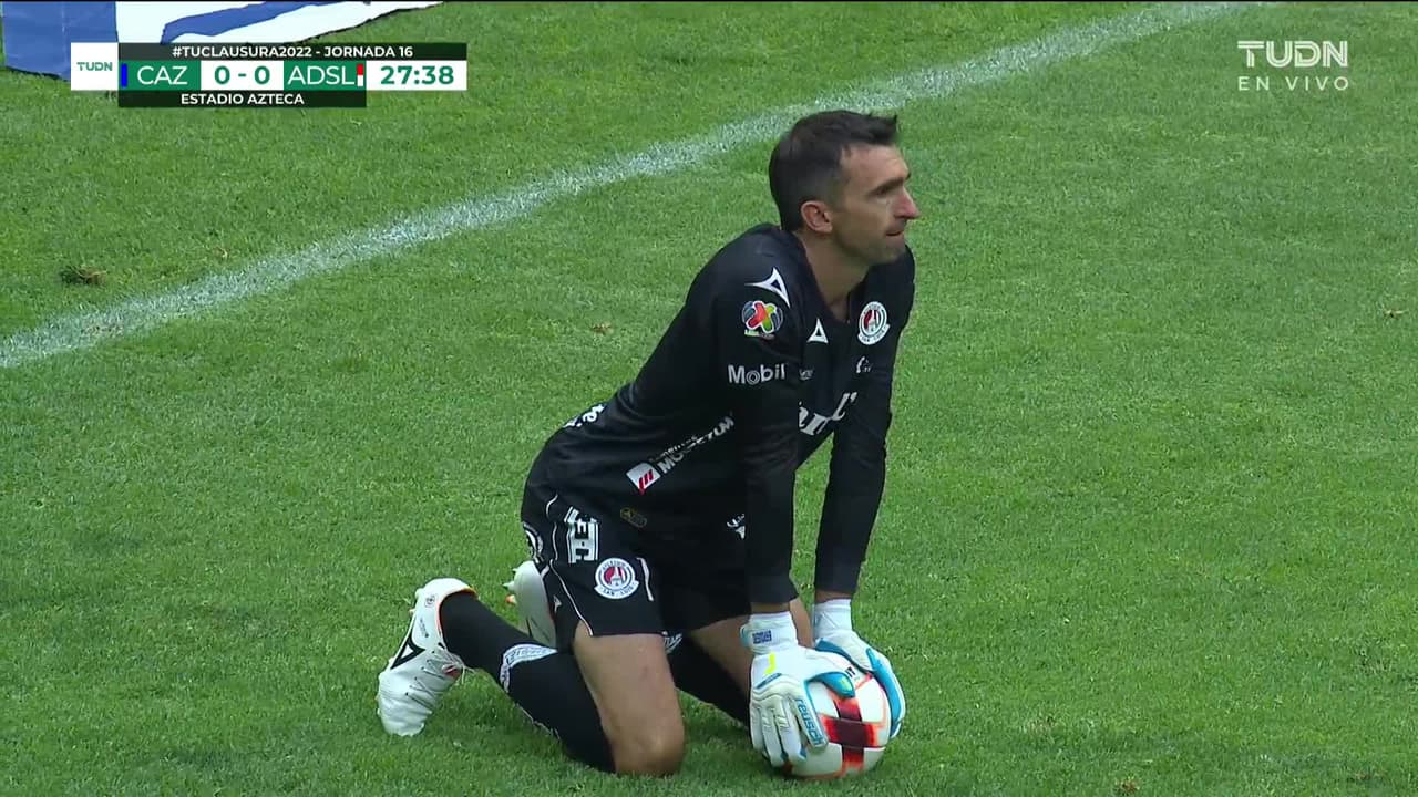 ¡TIRO ATAJADO! disparo por Christian Tabó.