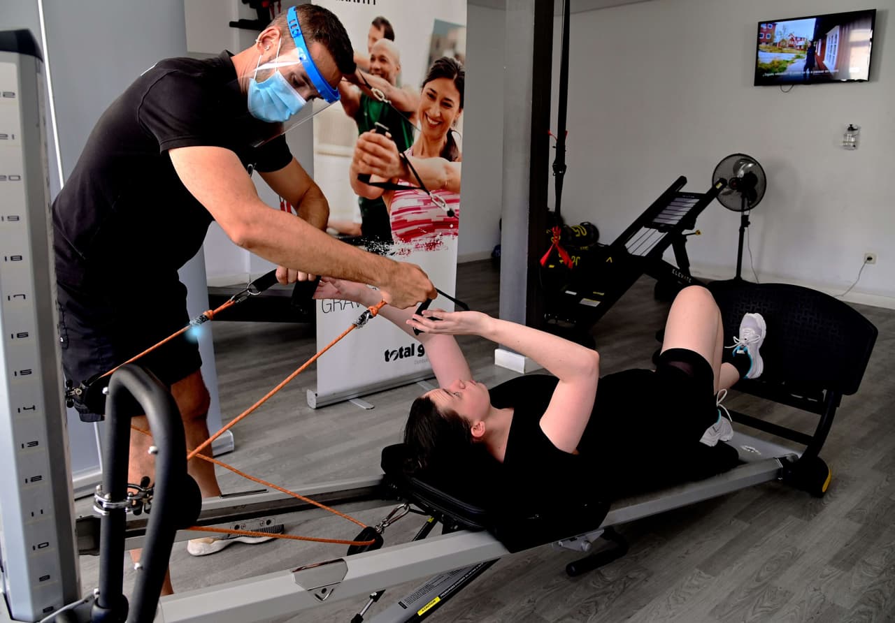 Los gimnasios aún podrán realizar operaciones en interiores, pero se les aconsejará que prioricen las actividades físicas al aire libre.
<br>