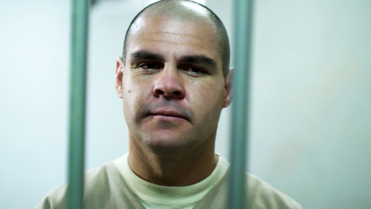 Para mala suerte del narcotraficante sinaloense, los vigilantes de las cámaras de seguridad se percataron del extraño comportamiento del custodio y del reo.