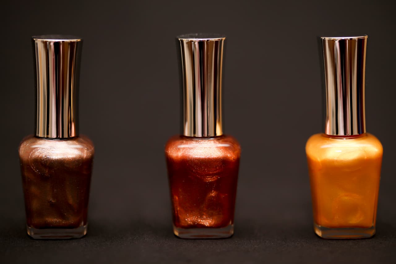 En alusión a las mujeres parisinas de los años 40's el rojo quedamo vuelve a ser tendencia y es otro básico de temporada.