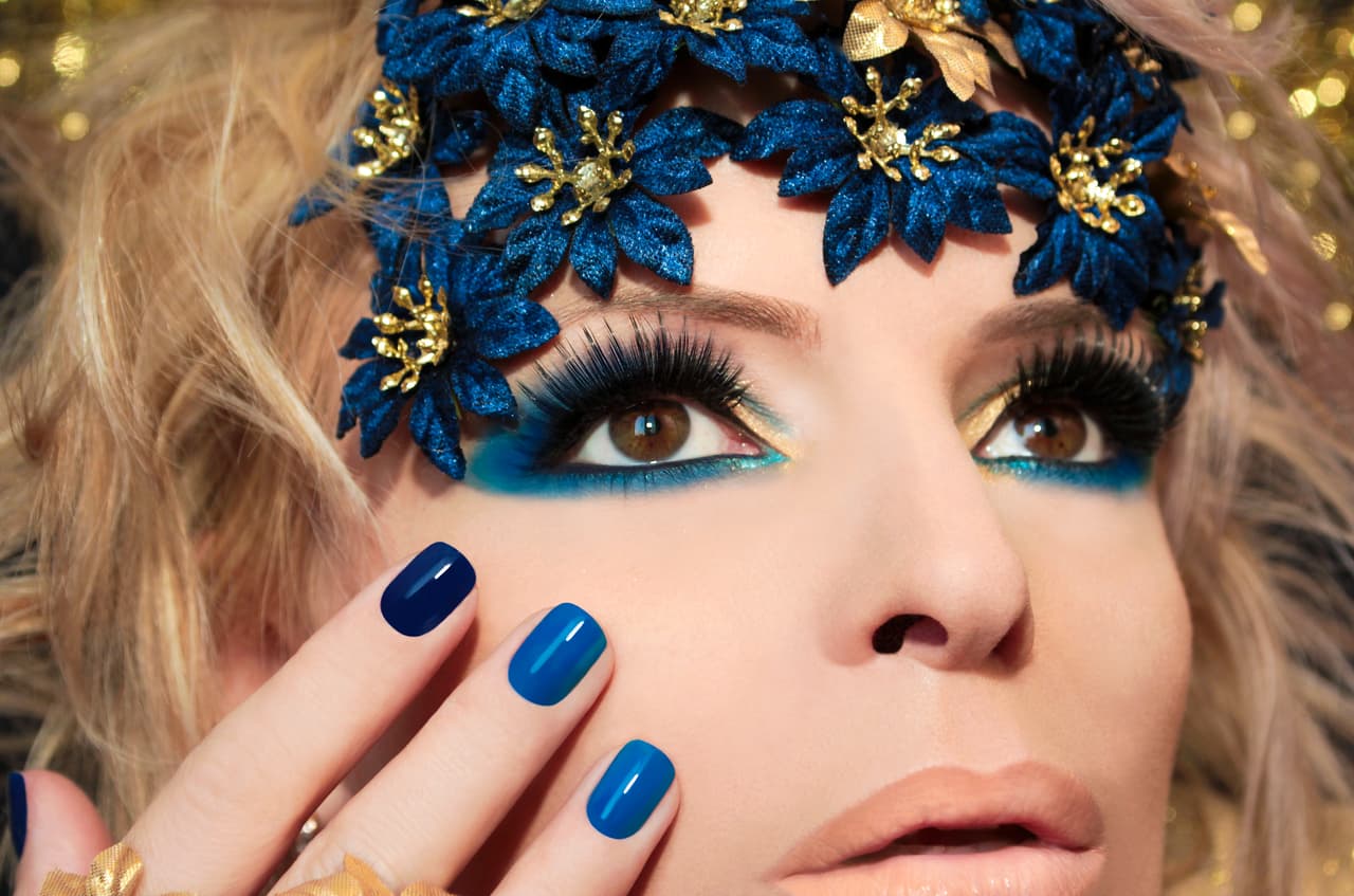 El azul metalizado es perfecto para tus noches de gala.