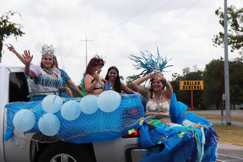 El festival busca proporcionar una plataforma creativa para que toda la comunidad se involucre en la conservación de los ríos y lagos de Texas.