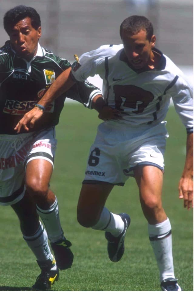 En cuanto a su carrera en clubes, Torrado comenzó su historia en los Pumas de la UNAM. De 1997 a 2001 logró jugar 44 partidos y marcar un gol.