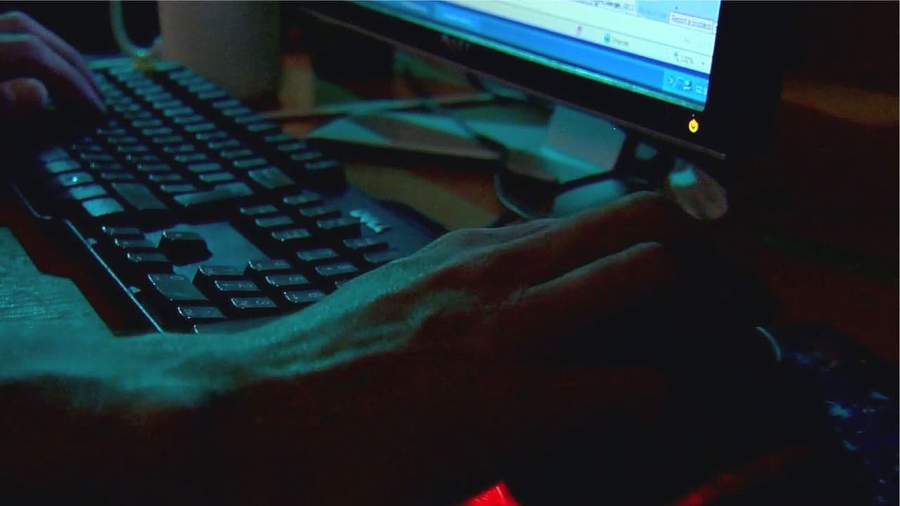 Un exagente del FBI es acusado de robar casi un millón de dólares tras desviar criptomonedas de una investigación