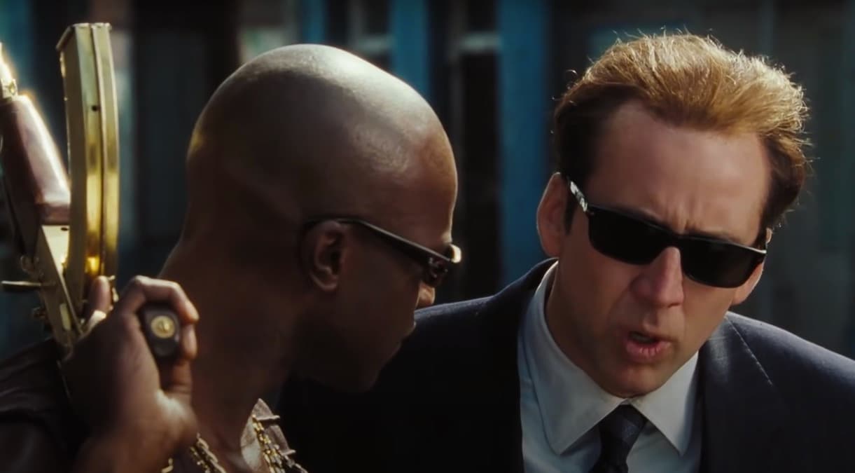 <b>‘Lord of War’</b>
<br>Protagonizada por 
<b>Nicolas Cage</b> como un traficante de armas, también tiene un final diferente en China. El desenlace original muestra al personaje de Cage evadiendo a la policía y se revela que los cincos miembros del consejo de seguridad de la ONU son los mayores traficantes de armas del mundo, lo cual incluía a China.