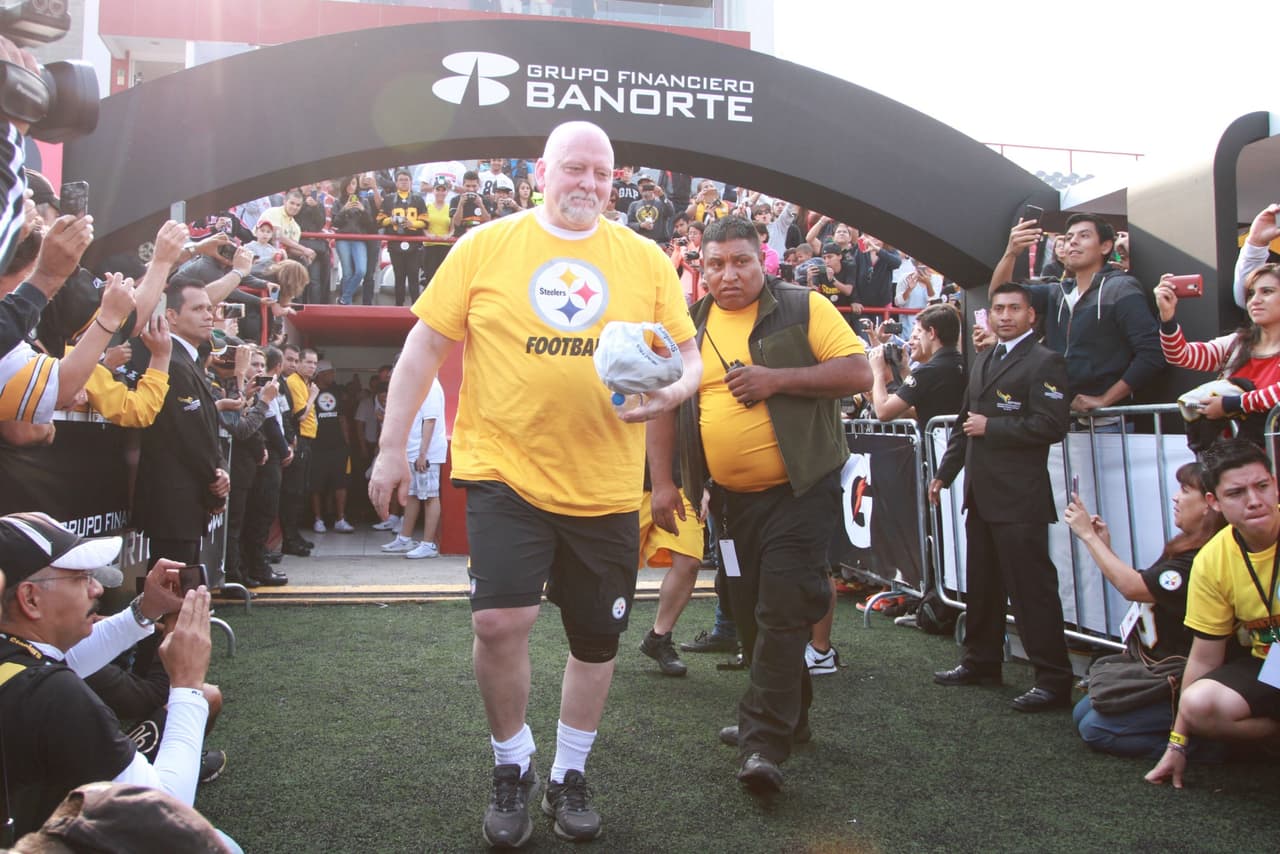 Jóvenes y niños acudieron a las clínicas impartidas por leyendas de los Steelers en México. Checa las mejores tomas.