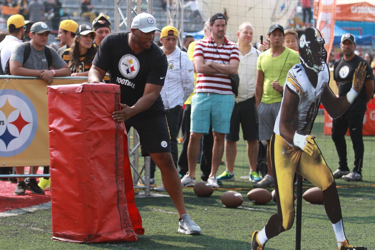 Jóvenes y niños acudieron a las clínicas impartidas por leyendas de los Steelers en México. Checa las mejores tomas.