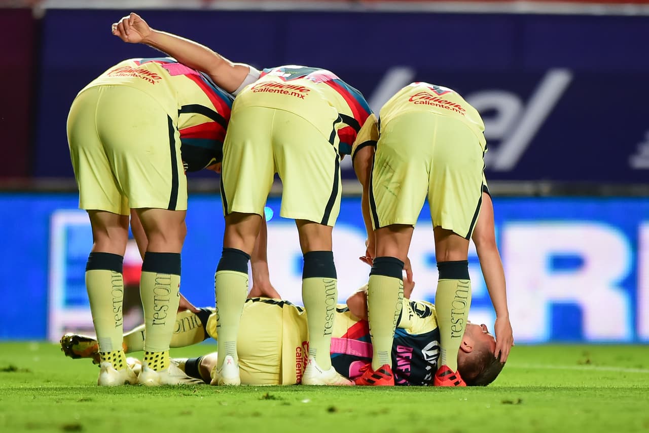 Nicolás Benedetti abandonó el partido frente al León en llanto gracias a una nueva lesión del colombiano.