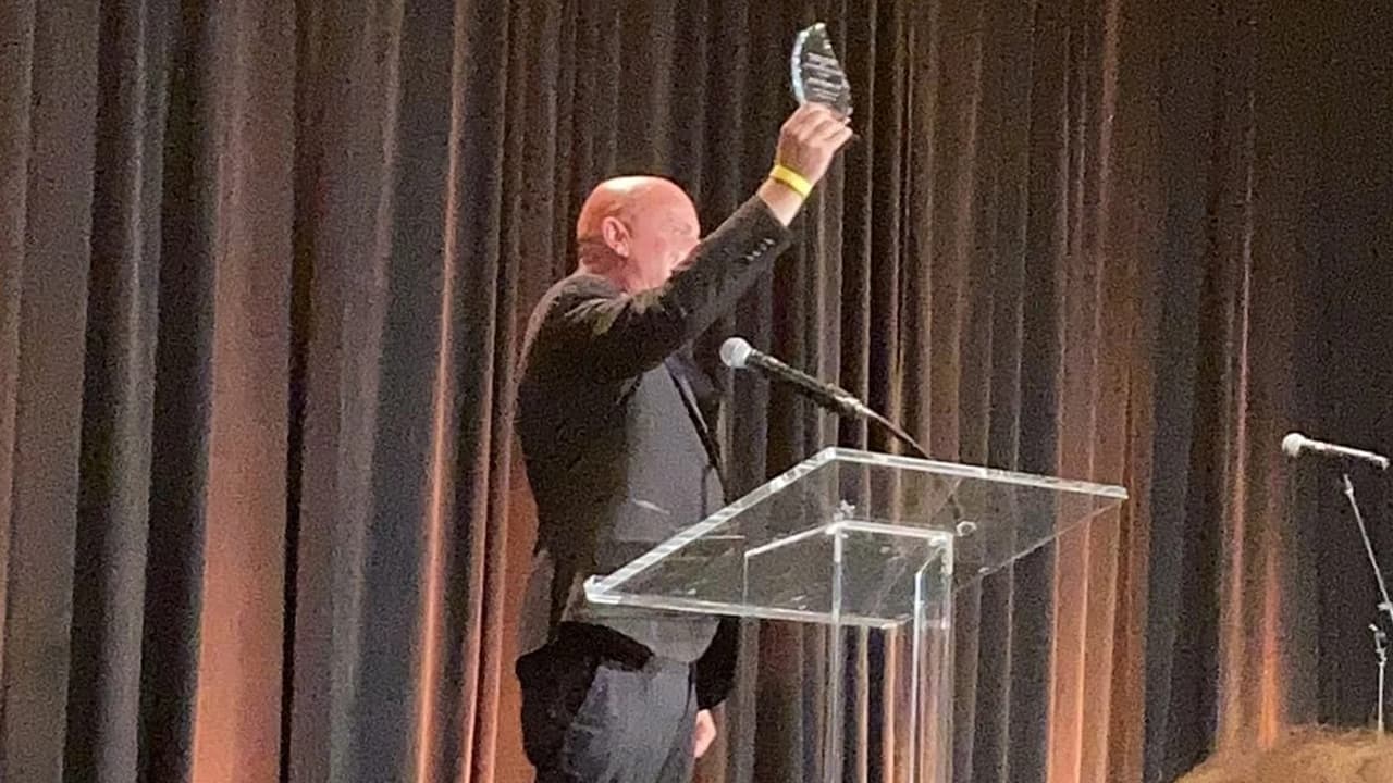 “Este premio me hace sentir muy bien como mexicano y como hispano, pero siento que es un premio que realmente no me merecía”, asegura el doctor Varón.