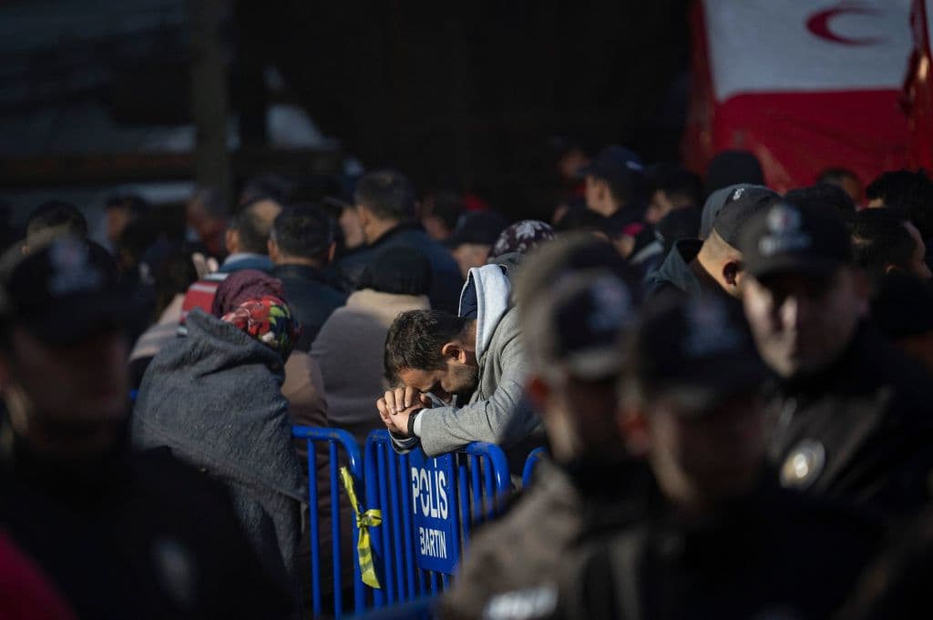 Los accidentes laborales son frecuentes en Turquía, donde el fuerte desarrollo económico de la última década a menudo se ha producido a expensas de las normas de seguridad, especialmente en la construcción y la minería.