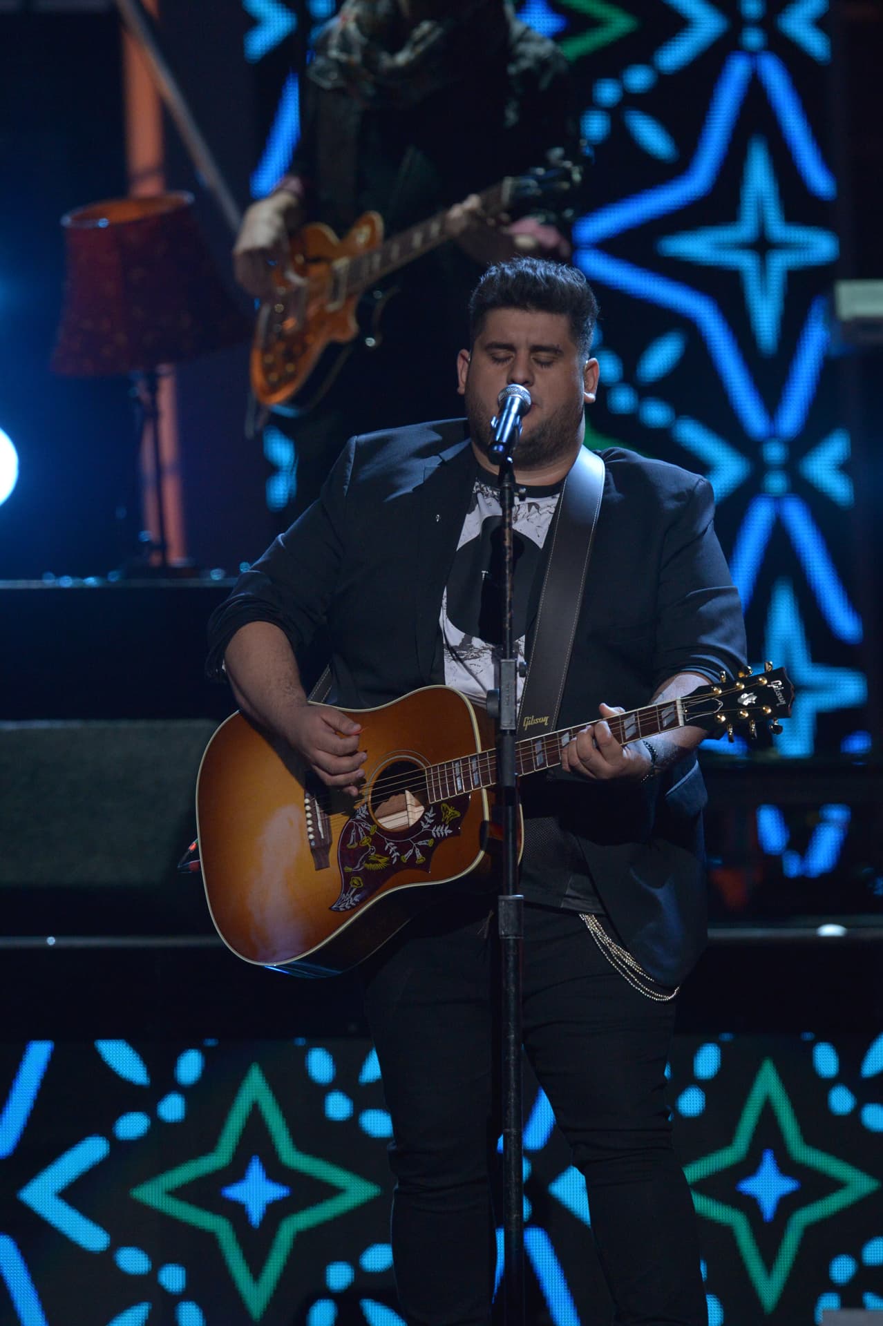 Vaya manera de iniciar una carrera musical, ¿no lo crees? El momento de romance que se vivió con la agrupación dejó a todos extrañando a un ser amado.