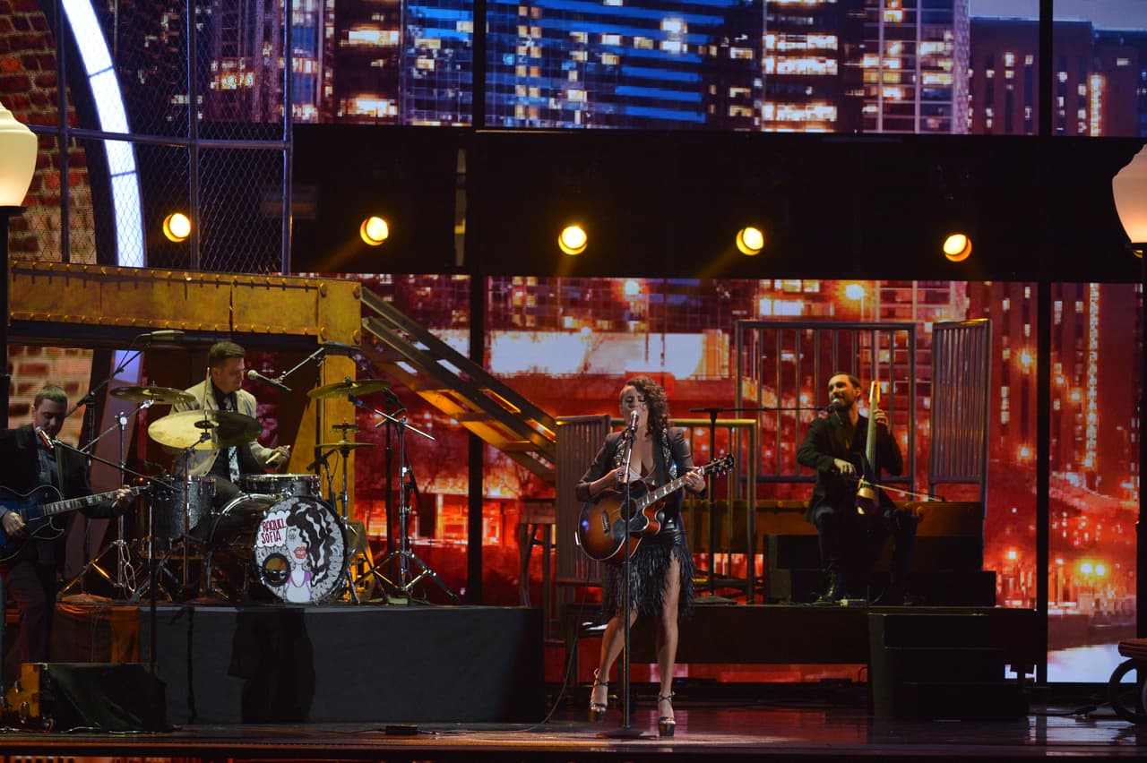 La pasión con la que se adueñó del escenario fue increíble. Su voz de sirena dejó embelesados a todos.