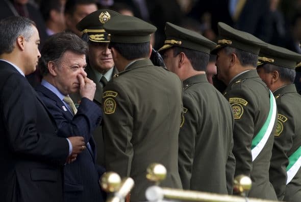 En el acto también el director de la Oficina de Inmigración y Administración de Aduanas (ICE), Johon Morton, recibió la misma condecoración.