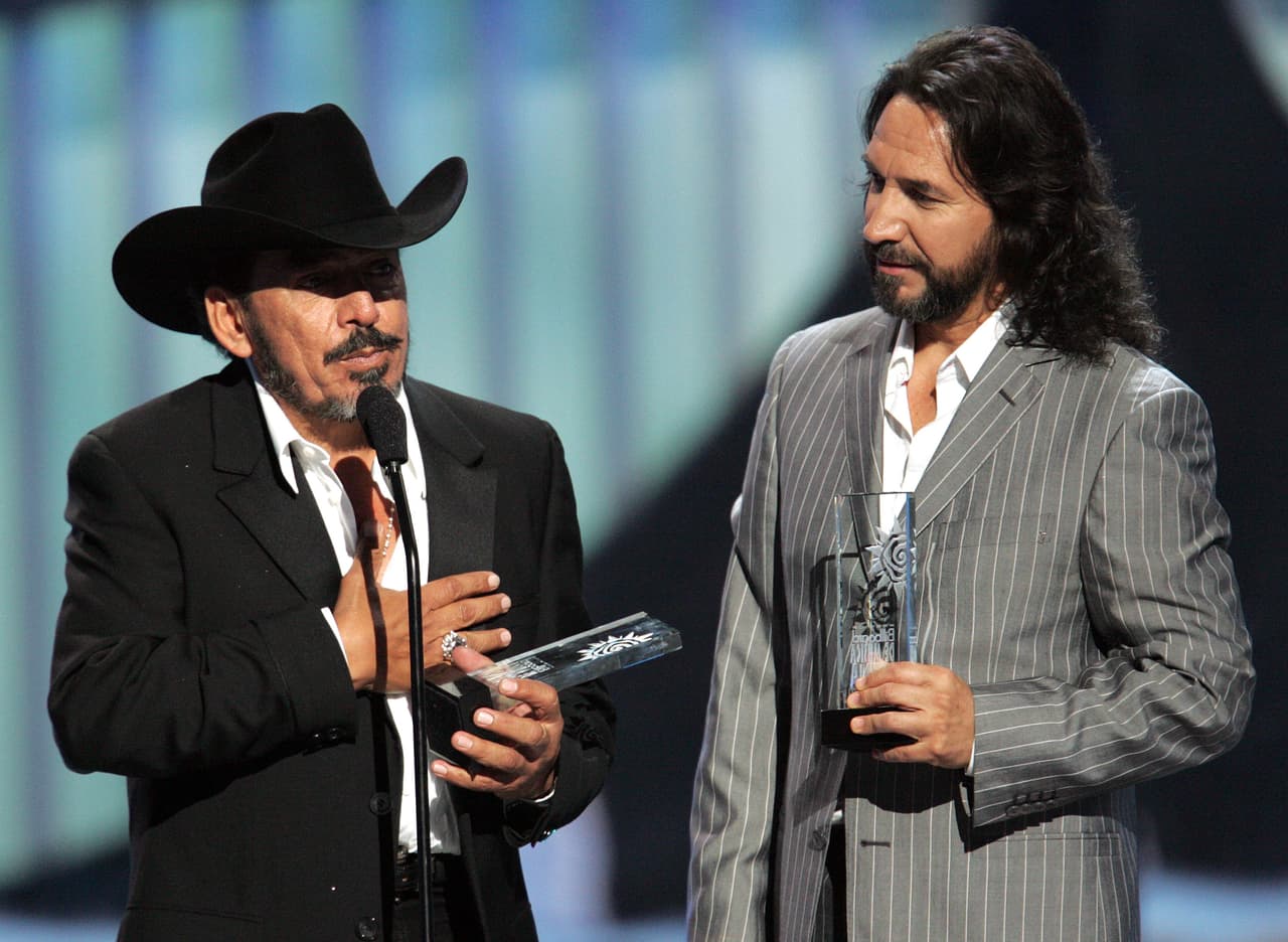 Gracias a su manera de ver la vida y como se manejaba, fue muy querido en el medio artístico.