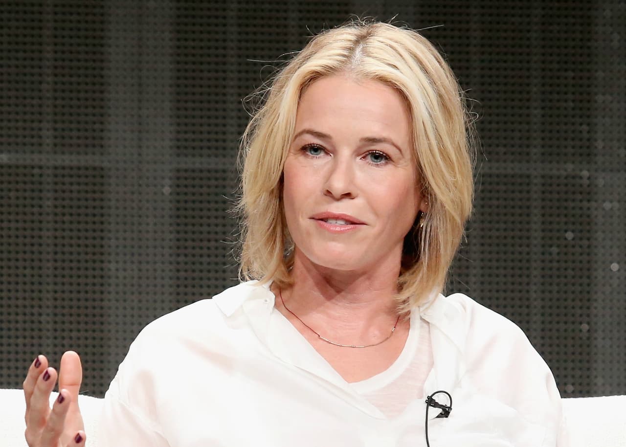 <b>Chelsea Handler, comediante y presentadora.</b> Aunque no estará presente en Washington, liderará una marcha paralela que se llevará a cabo en Park City, Utah, una de las más de 150 que se planean en todo el país y el mundo el 21 de enero. “Nuestra marcha central en Washington DC enviará un mensaje a la nueva administración: los ataques a Planned Parenthood. Si tenemos que volver a luchar por derechos que ya habíamos ganado, lo haremos más alto y con más fuerza, con hombres a nuestro lado", dijo Handler en un comunicado.