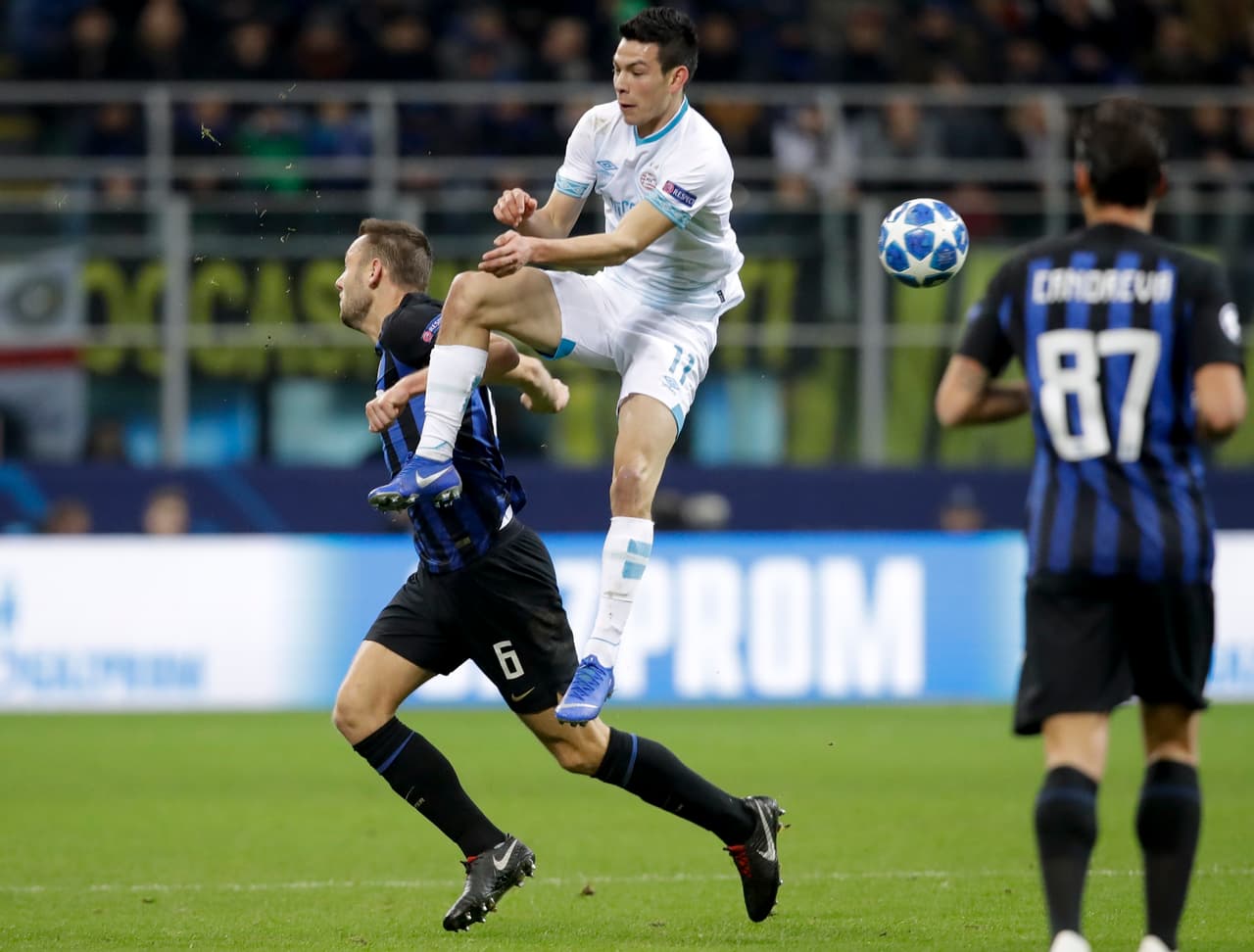 Pero no fue todo lo que hizo Lozano. Cuando el equipo necesitó sacrificio, defensa, presión, ahí estaba el famoso Chucky, quien trataba de aportar en el otro lado del juego.