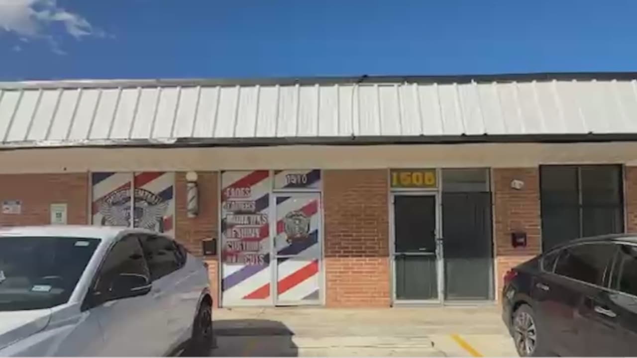 Roban barbería en la calle bandera: ladrón perfora pared y evade alarmas
