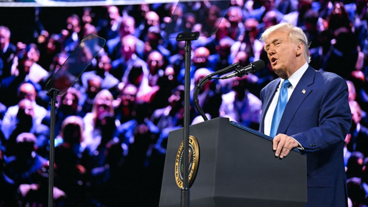 Trump dice que habrá nuevos aranceles para semiconductores, chips y productos farmacéuticos