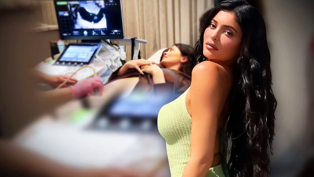 Tres años después de esta gran revelación, Jenner decidió ser más transparente con su siguiente embarazo, el cual confirmó también con un video que hasta el momento suma más de 158 millones de reproducciones. 
<b>Mira el video</b> para conocer más detalles.