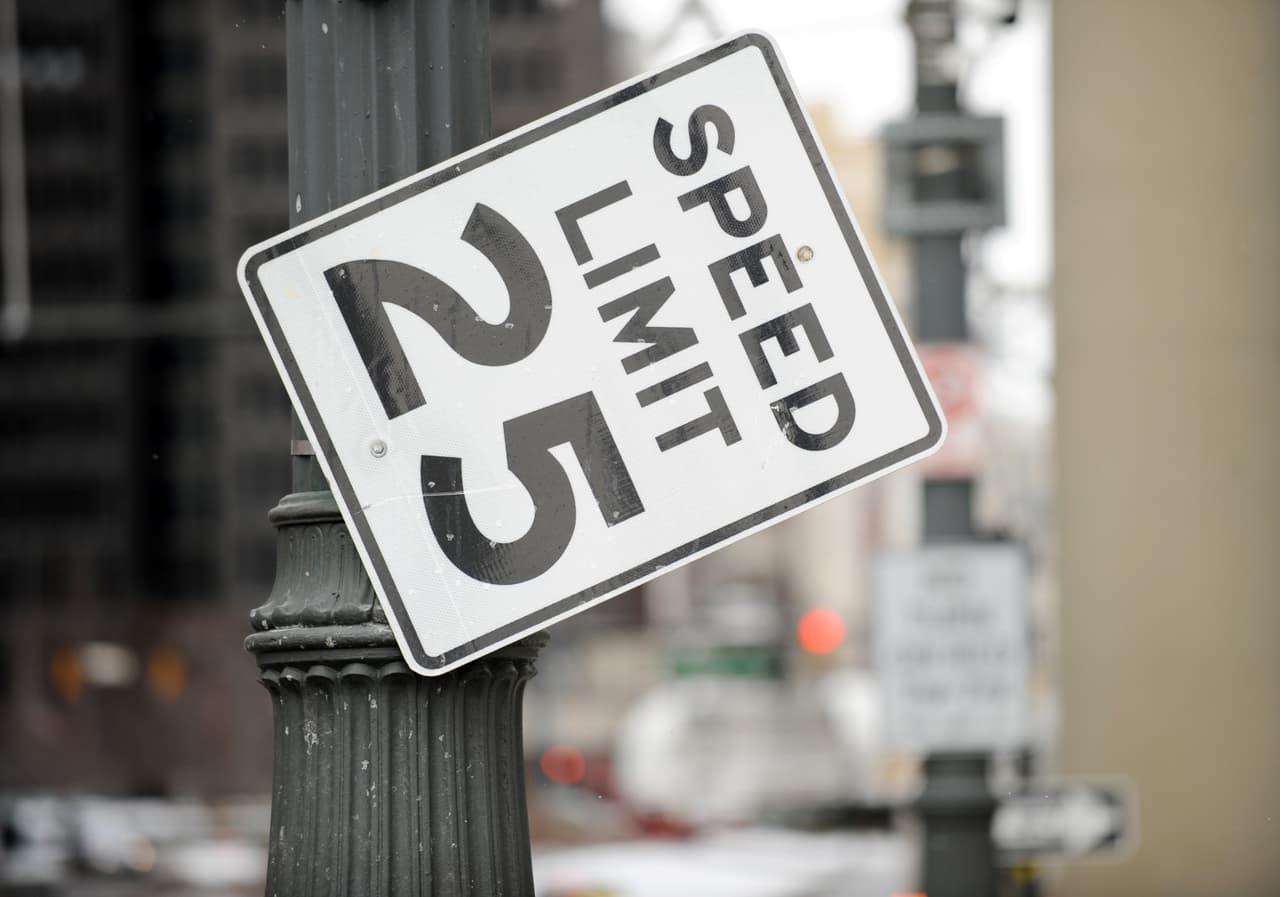 5- SAN JOSÉ, CALIFORNIA- Si vives en San José, o vas de visita en tu automóvil, te encontrarás con que el 53% de sus vías están en malas condiciones. $844 es el gasto extra para compostura del sus automóviles.