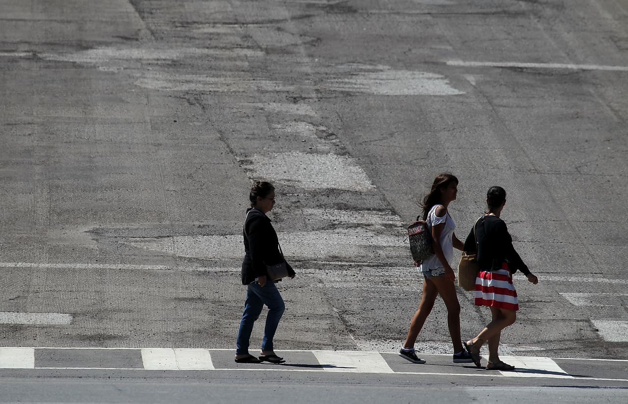 4- DETROIT, MICHIGAN- En Detroit el 56% de las carreteras y caminos tienen fallas. Un residente de Detroit gasta $866 de más en la compostura de sus automóviles.