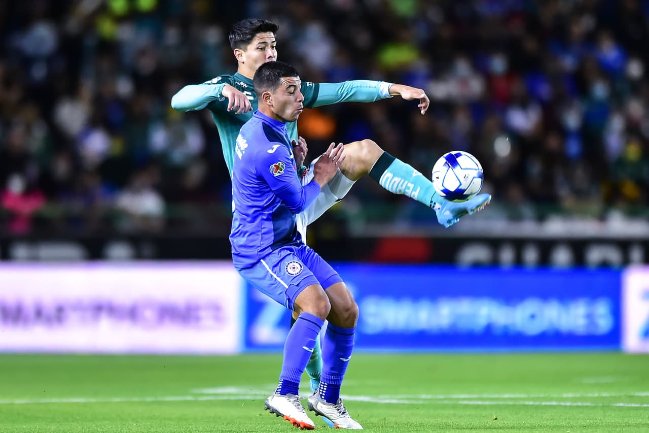 Cruz Azul derrotó al León y se mantiene en la parte alta de la clasificación.