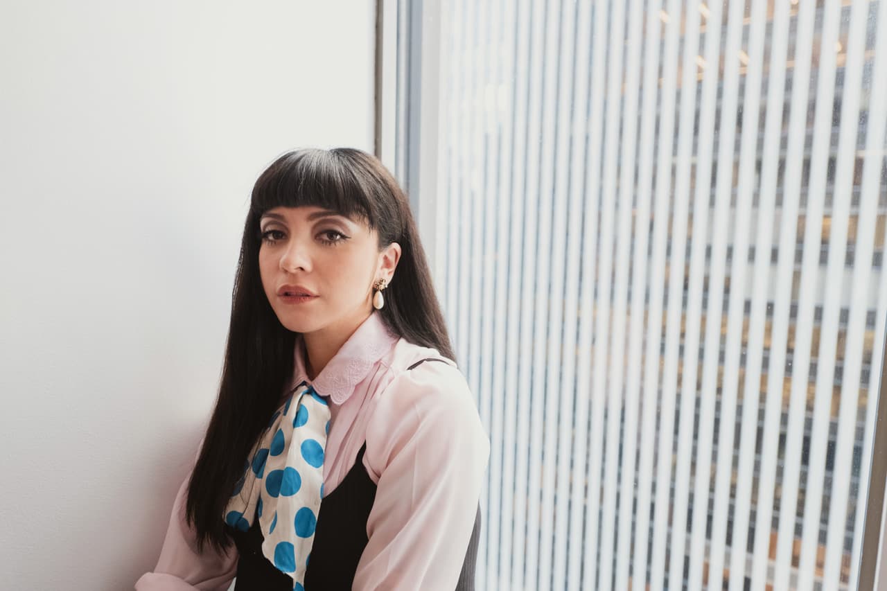 Una de ellas será la cantante chilena 
<b>Mon Laferte,</b> quien está nominada en las categorías 
<b>Canción del Año, Mejor Canción Pop </b>y 
<b>Mejor Canción Regional Mexicana, </b>por sus temas 'Que se Sepa Nuestro Amor'
<b> </b>y 'La Mujer'.