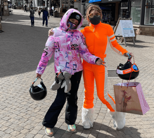 La pequeña viaja mucho con su mamá y es la actriz quien comparte las fotografías de cada lugar que visitan.