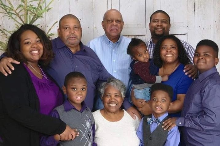 La familia Coleman perdió a nueve de sus integrantes, incluidos tres niños. Solo Tia Coleman y un sobrino de 13 años sobrevivieron.