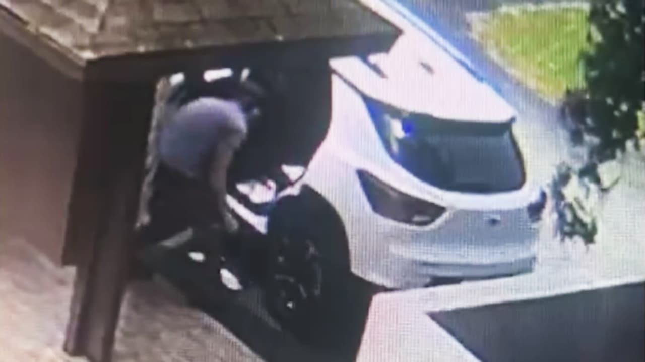 Vecinos denuncian robo de correo en condominio de Fontainebleau