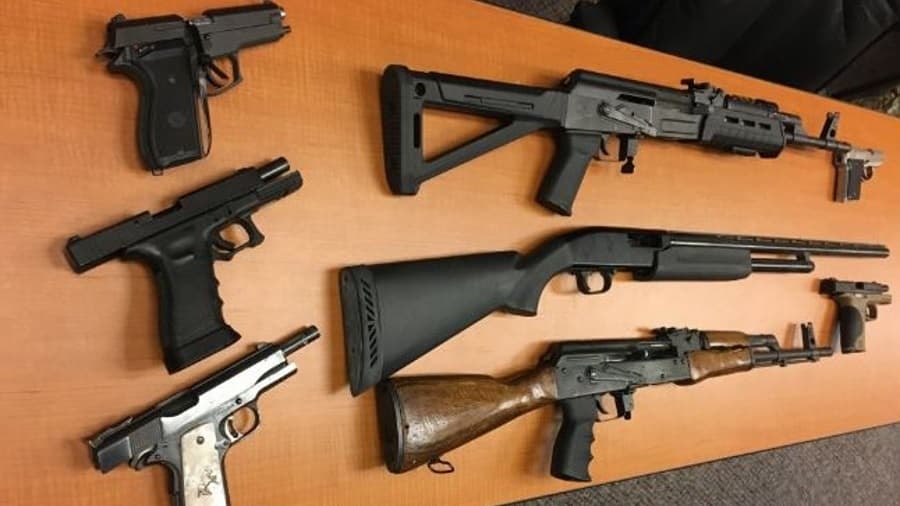 Según las autoridades, el valor en las calles de la droga incautada es de 1,837,000 dólares.