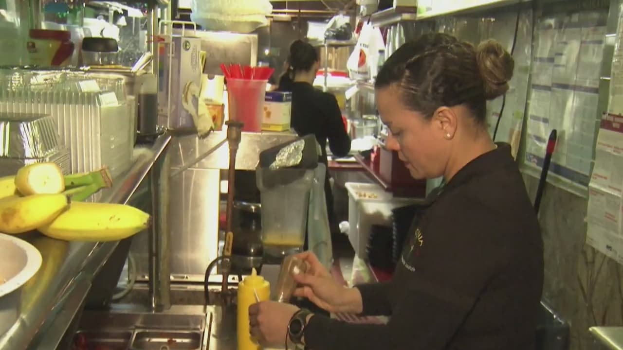 Ya es oficial: el salario mínimo sube a $15 por hora para todos los empleados en NYC