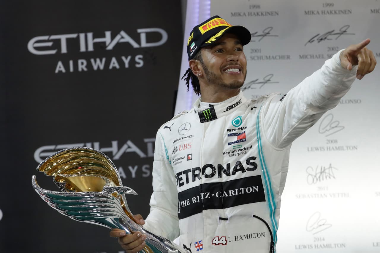 Lewis Hamilton es el primer piloto de la historia de la Formula 1 en liderar 19 Grandes Premios en una temporada. Nico Hulkenberg se retira de la Fórmula 1 y Hamilton comparte podio con Verstappen y Charles Leclerc.