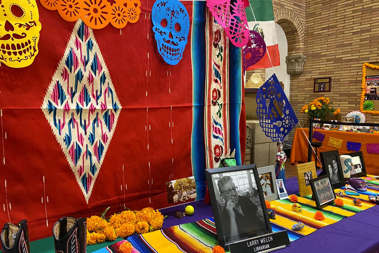 La memoria de los fallecidos permanece intacta gracias a esta tradición anual que honra su legado y huella en quienes permanecemos en este plano existencial.