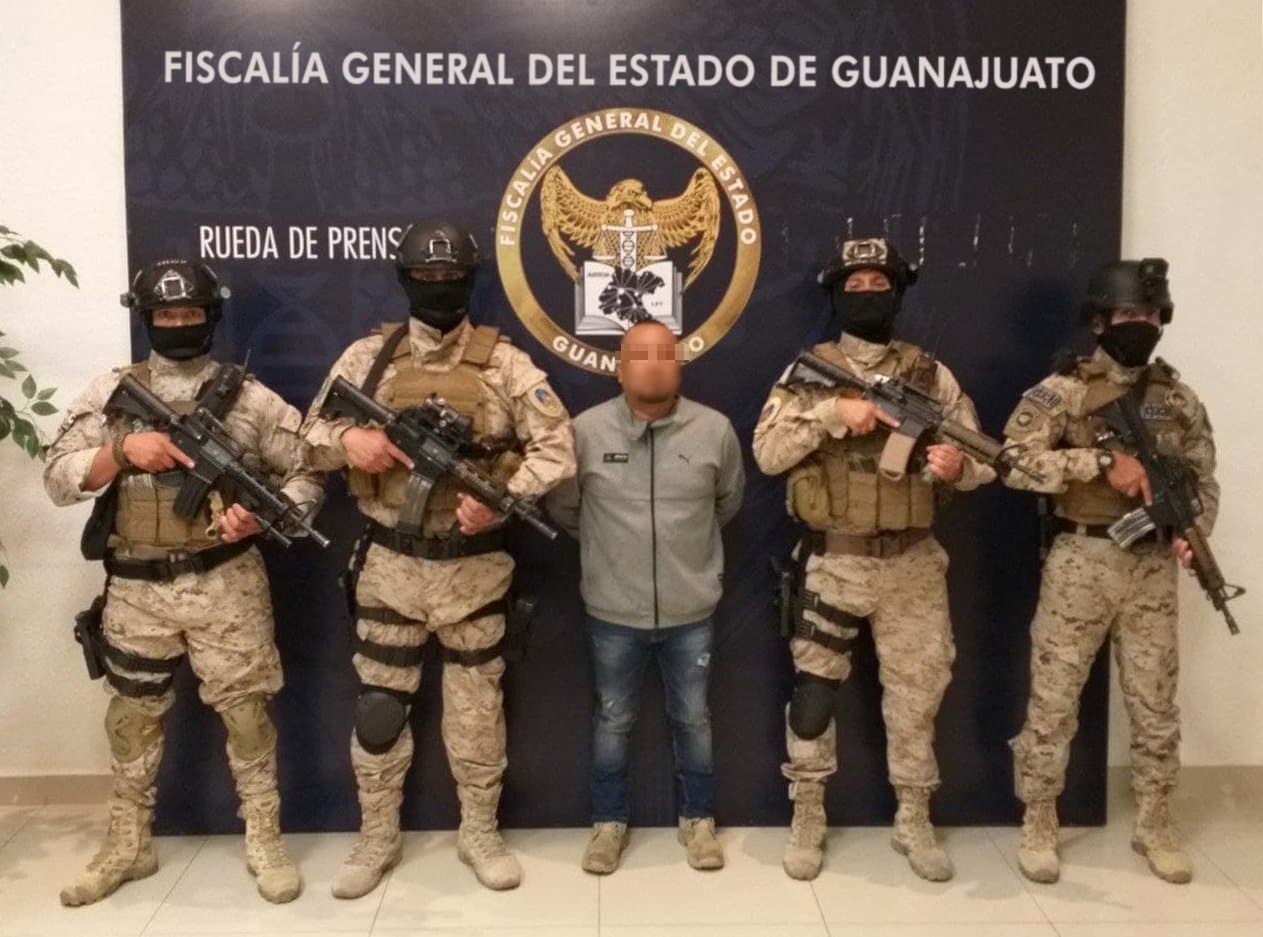 <a href="https://www.univision.com/noticias/narcotrafico/quien-es-el-marro-presunto-lider-del-cartel-santa-rosa-de-lima-arrestado-en-guanajuato">José Antonio Yépez, 'El Marro',</a> exjefe del Cartel de Santa Rosa de Lima, fue detenido en un operativo militar en 2020. Fue trasladado al penal del Antiplano desde la prisión de Puentecillas, Guanajuato. Se le acuasa de crimen organizado, homicidio calificado e incluso secuestro, ya que al momento de su captura encontraron a una mujer secuestrada en el mismo domicilio.