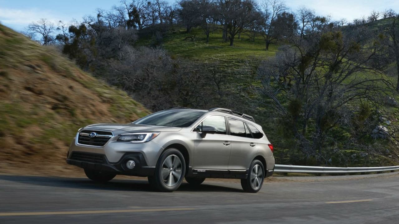 <b>Subaru Outback 2018 </b>
<br>
<b>Calificación Buena</b>
<br>El modelo Subaru obtuvo una calificación notable gracias a que el lado del copiloto protegió muy bien al maniquí utilizado en la prueba. El cinturón de seguridad y las bolsas de aire frontal y lateral lo mantuvieron en su lugar, sin lastimarlo, o mejor dicho, con bajo riesgo de lesión.
<br>
