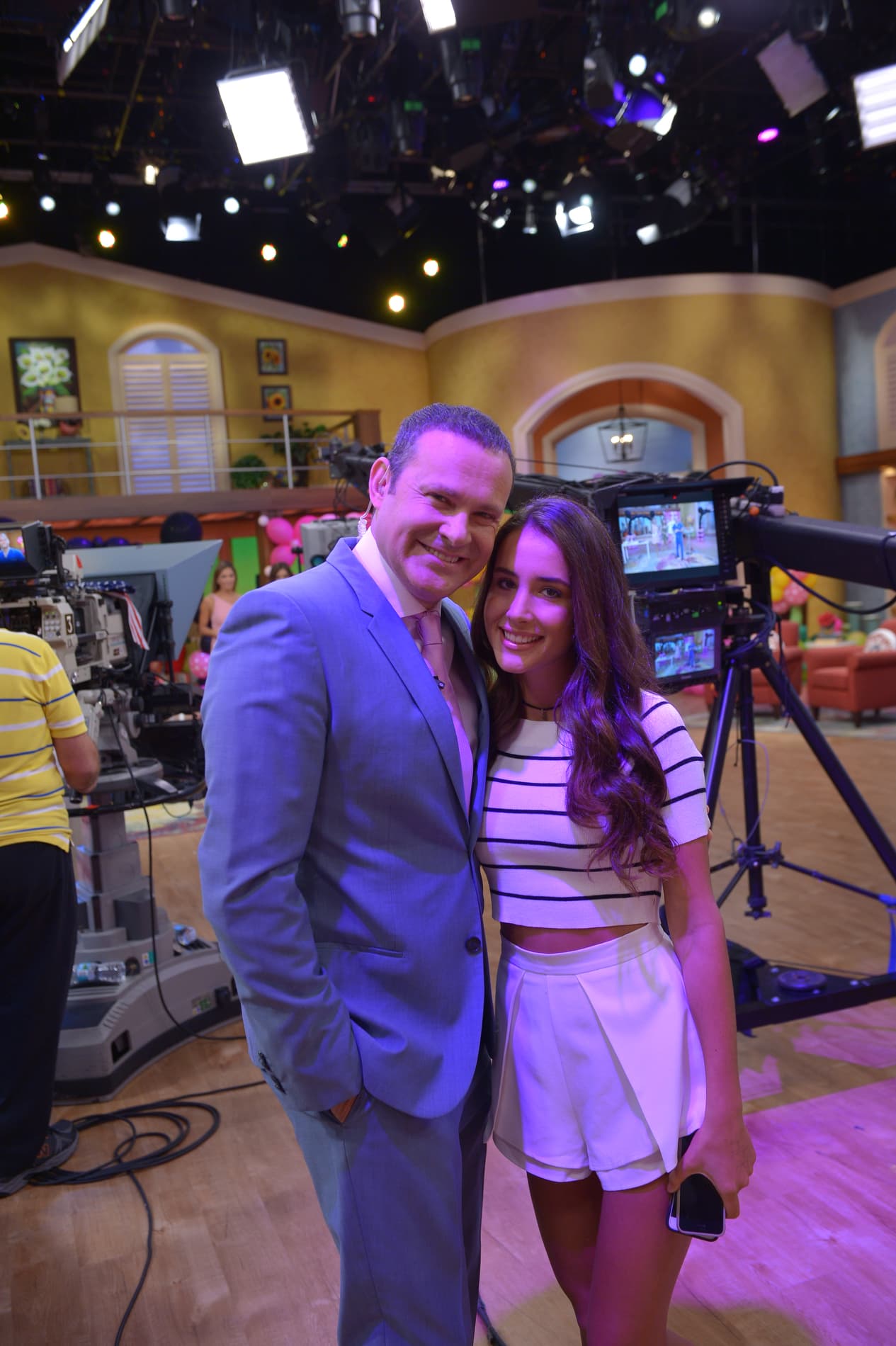 Alan muy bien acompañado de su hermosa hija Nicole.