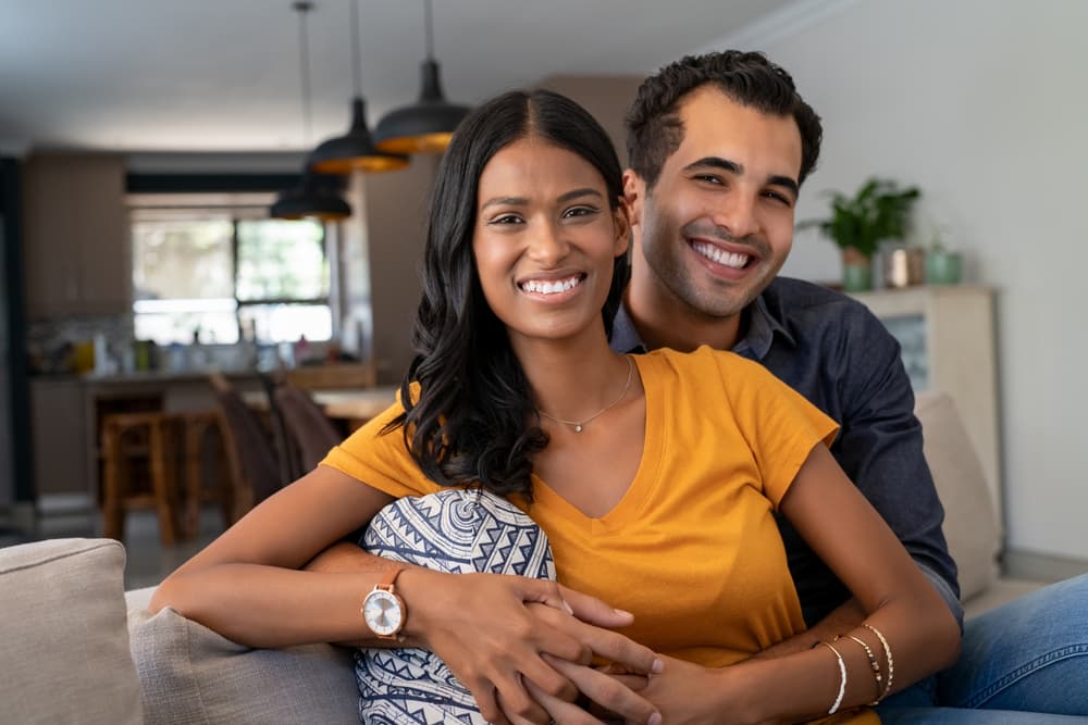Cuando termine el año, que estés mejor a como lo comenzaste. Serán muchos retos en todo el año, pero tendrás la inteligencia para resolverlos. En cuanto al amor y la fortuna, no será un mal año pero tampoco el mejor ni el peor.