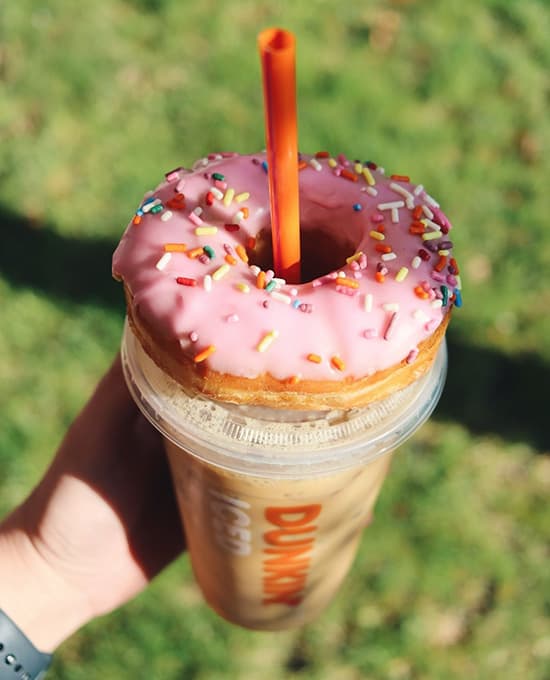 <b>Dunkin’</b>
<br>Dona clásica gratis de tu elección con la compra de cualquier bebida hasta agotar existencias.