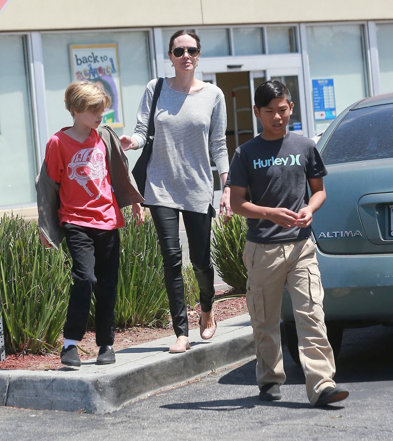 Angie siempre acompañada de sus hijos.